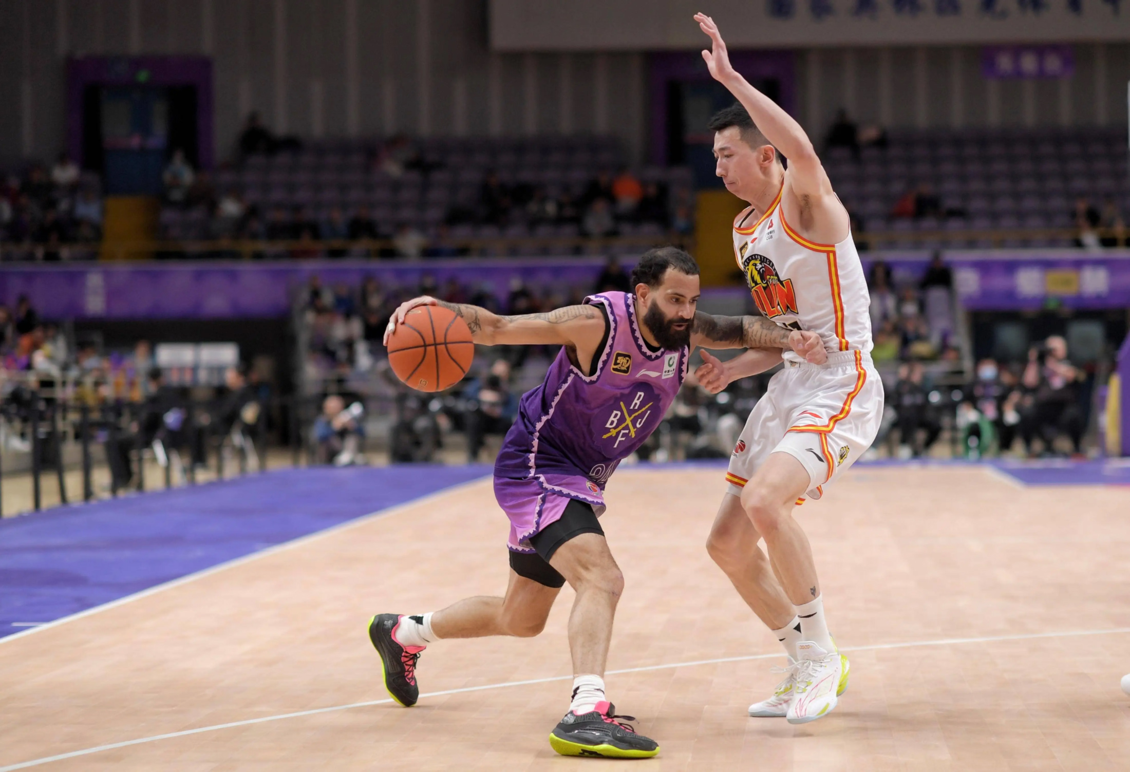 CBA常规赛赛程吃紧，波特兰开拓者窗口期止住颓势，质疑声仍在，训练强度明显提升