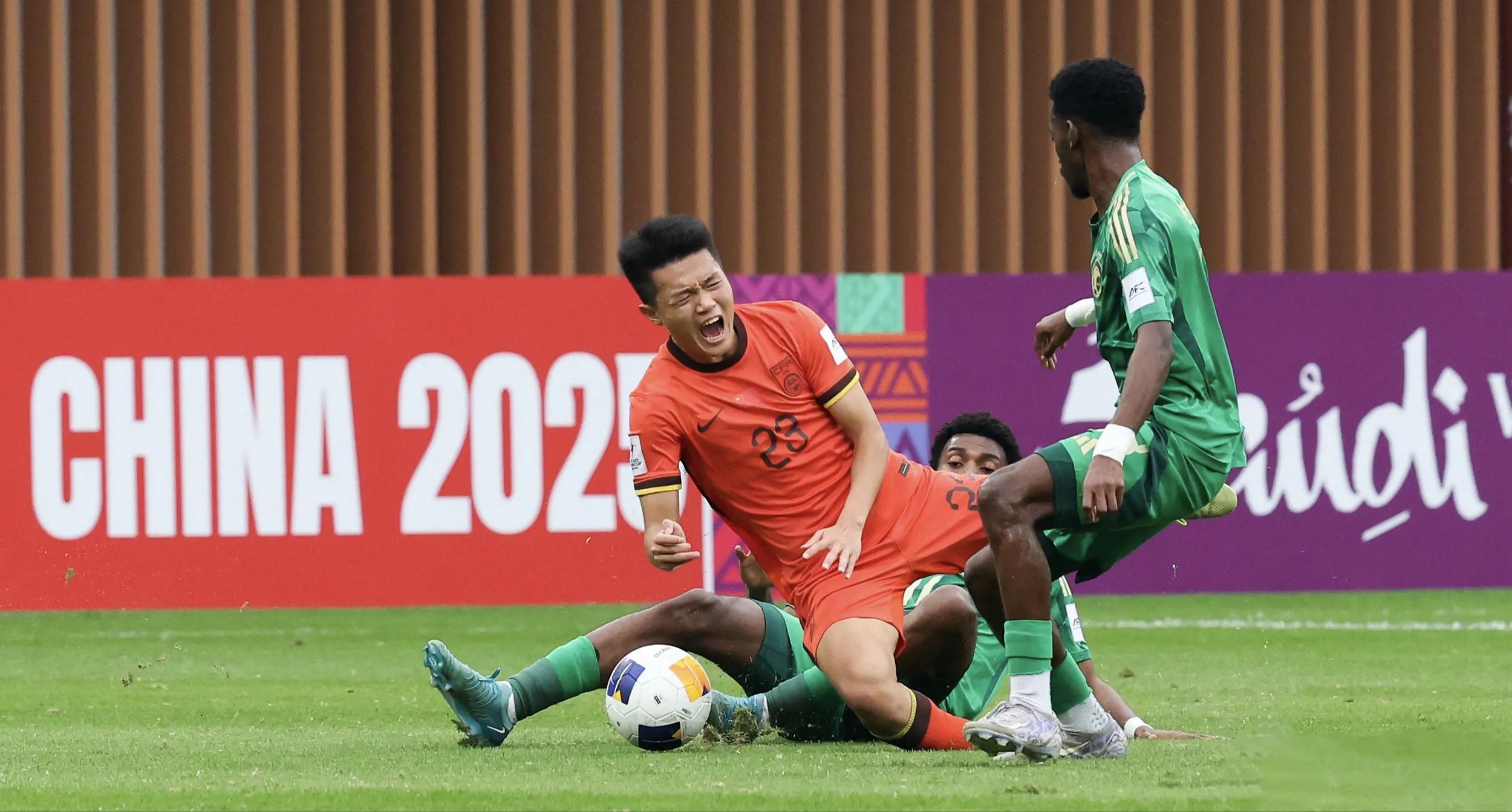 足总杯赛程吃紧,里昂赛后绝杀压哨,话题不断,心理建设被强调 足总杯赛程吃紧,里昂赛后绝杀压哨,话题不断,心理建设被强调