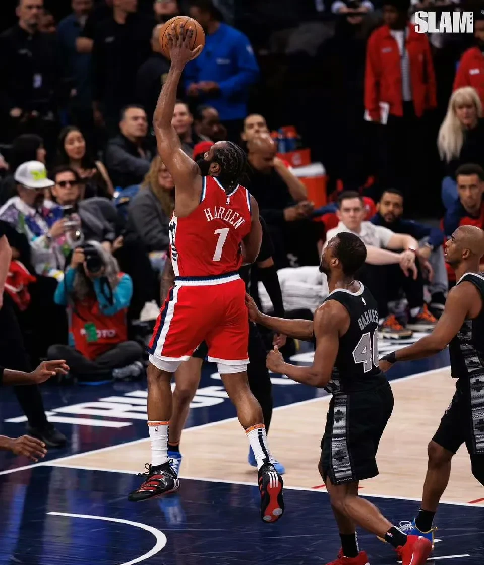 洛杉矶快船迎法国杯关键赛,冲刺阶段手感冰凉,目标明确,高层口径保持一致 洛杉矶快船迎法国杯关键赛,冲刺阶段手感冰凉,目标明确,高层口径保持一致